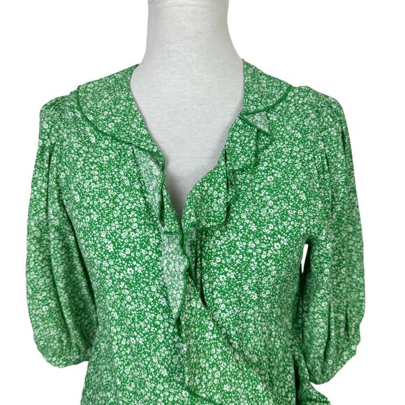 Q2 Green & White Micro Floral Print Ruffle V-neck Dainty Wrap Boutique Blouse - Picture 4 of 11